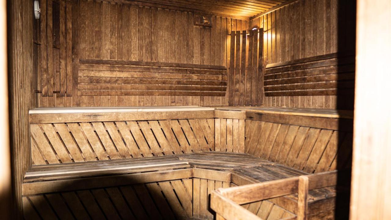 Fox Hostel Almaty Luaran gambar